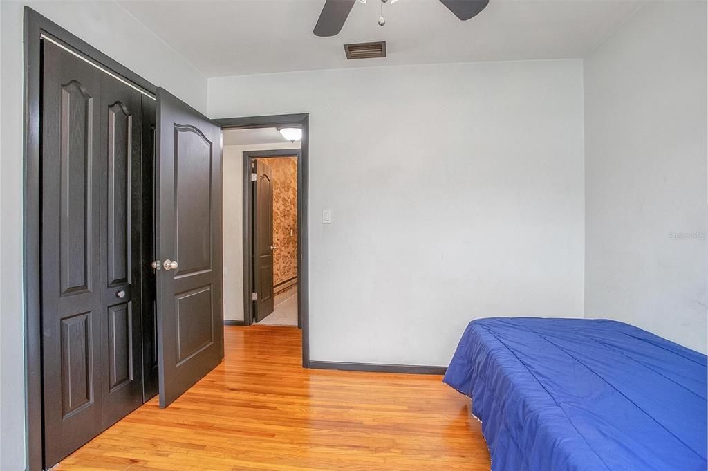 Active With Contract: $190,000 (3 beds, 1 baths, 1009 Square Feet)