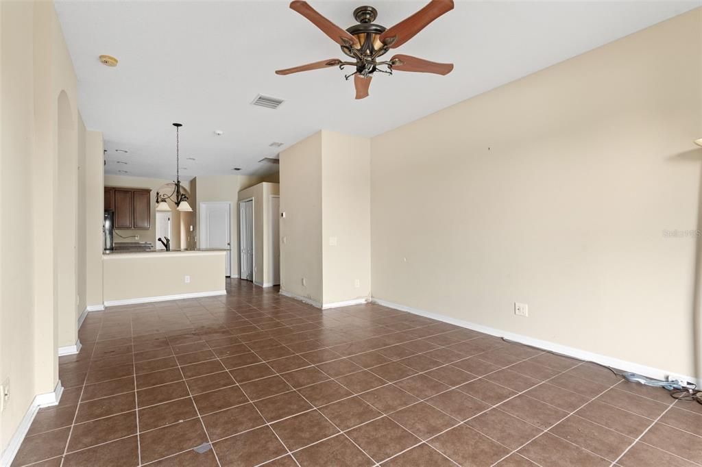 For Sale: $325,000 (3 beds, 2 baths, 1805 Square Feet)