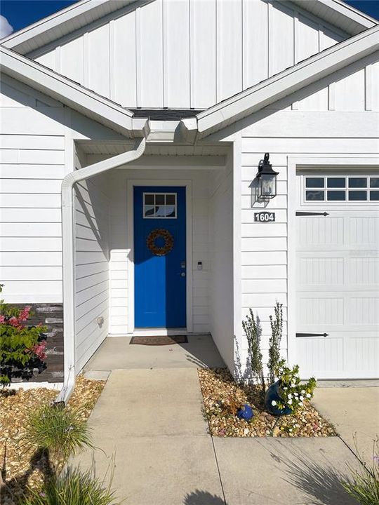 Entry covered porch & door