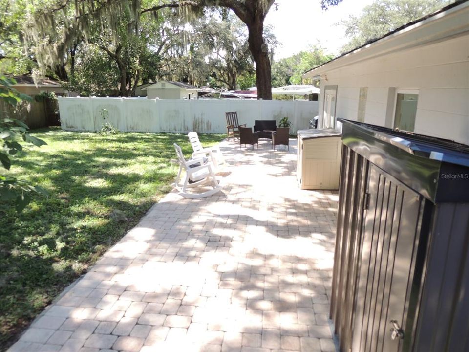 For Sale: $299,800 (3 beds, 2 baths, 1060 Square Feet)