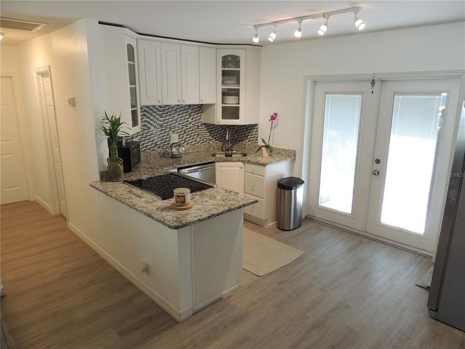 For Sale: $299,800 (3 beds, 2 baths, 1060 Square Feet)