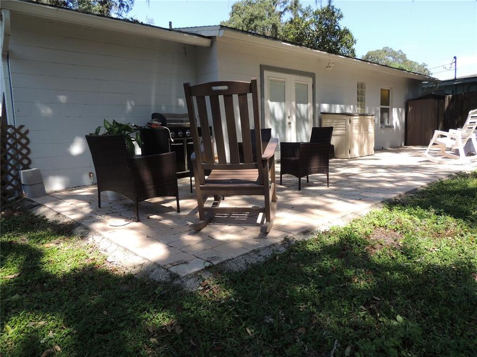 For Sale: $299,800 (3 beds, 2 baths, 1060 Square Feet)