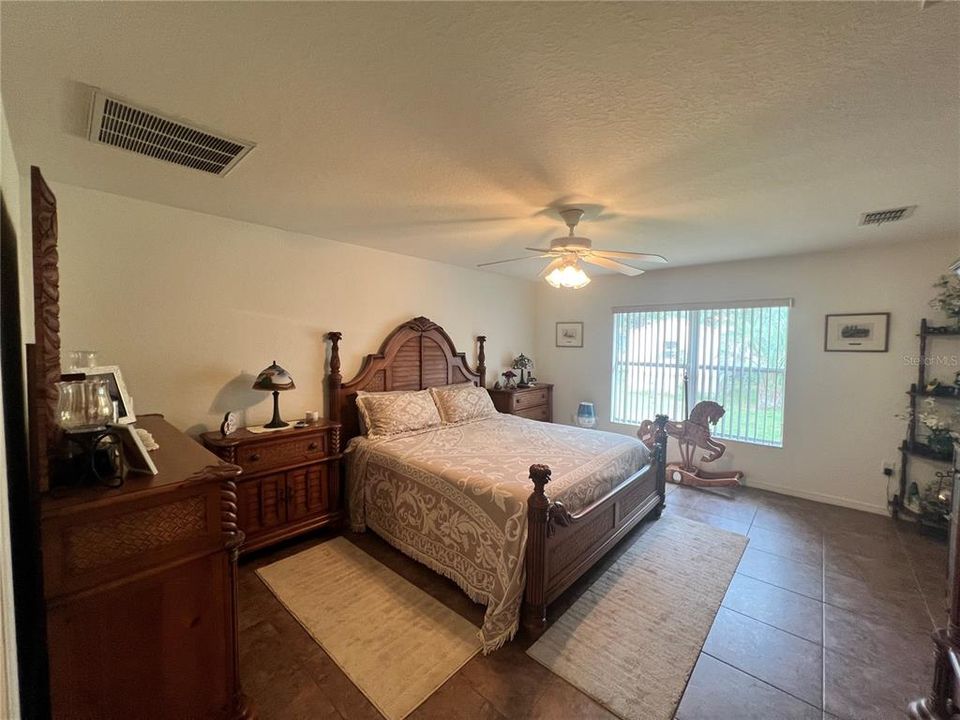 For Sale: $395,000 (4 beds, 2 baths, 2600 Square Feet)