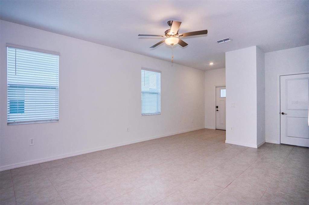 For Rent: $1,950 (2 beds, 2 baths, 1541 Square Feet)