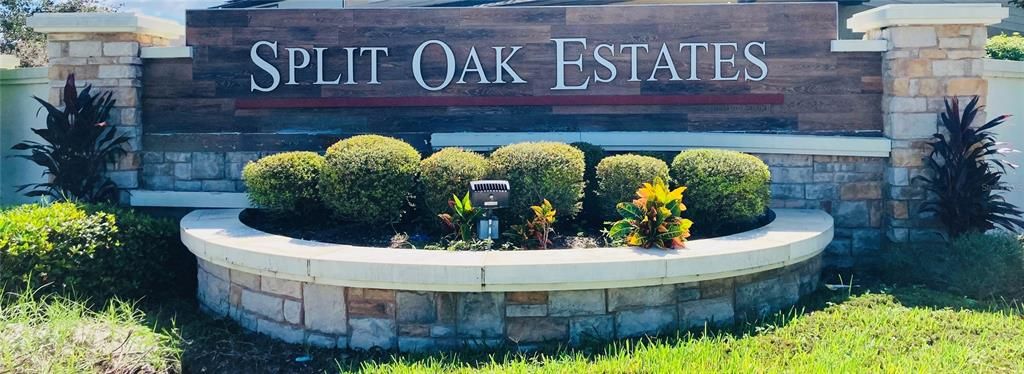 Split Oak Estates Entrance