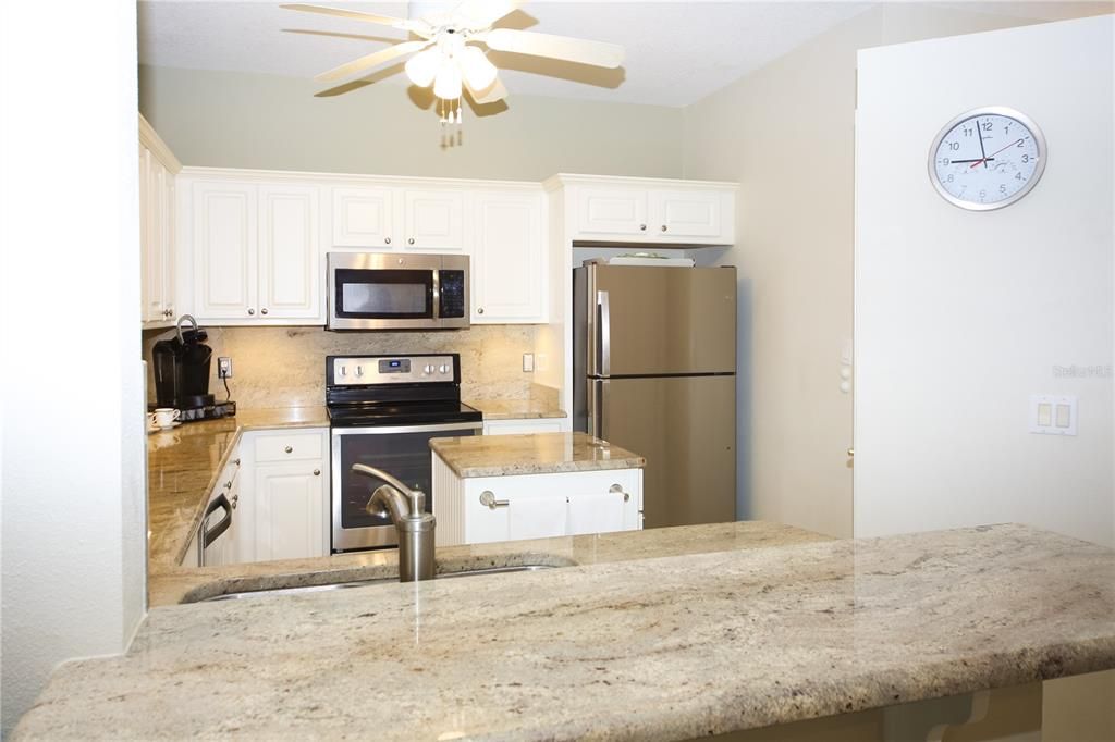 For Sale: $379,900 (2 beds, 2 baths, 1900 Square Feet)