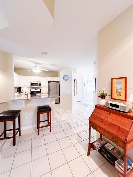 For Sale: $379,900 (2 beds, 2 baths, 1900 Square Feet)