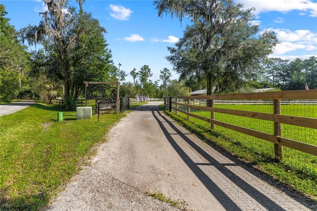 For Sale: $800,000 (4 beds, 3 baths, 2674 Square Feet)