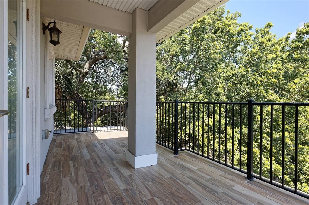 ROOF VIEWING DECK AND PATIO AREA