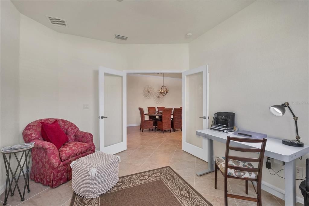 For Sale: $450,000 (2 beds, 2 baths, 1568 Square Feet)