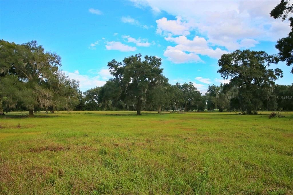 En Venta: $390,000 (10.04 acres)