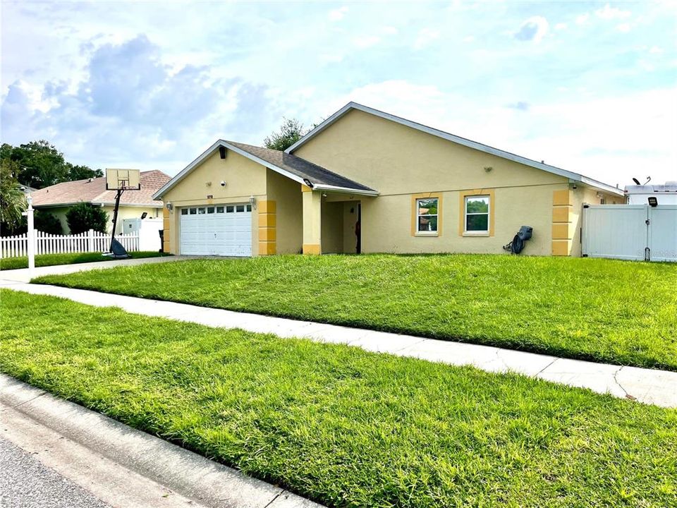 For Sale: $385,000 (3 beds, 2 baths, 1521 Square Feet)