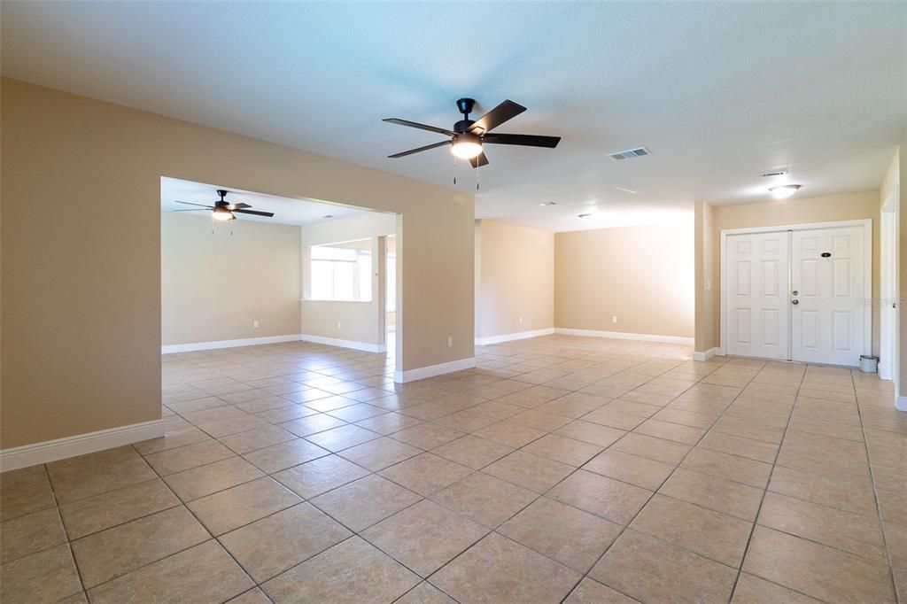 For Sale: $369,900 (3 beds, 2 baths, 1931 Square Feet)