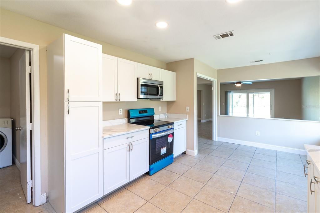 For Sale: $369,900 (3 beds, 2 baths, 1931 Square Feet)