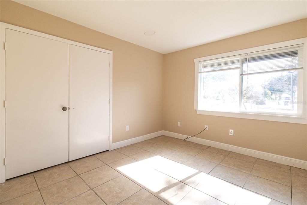 For Sale: $369,900 (3 beds, 2 baths, 1931 Square Feet)