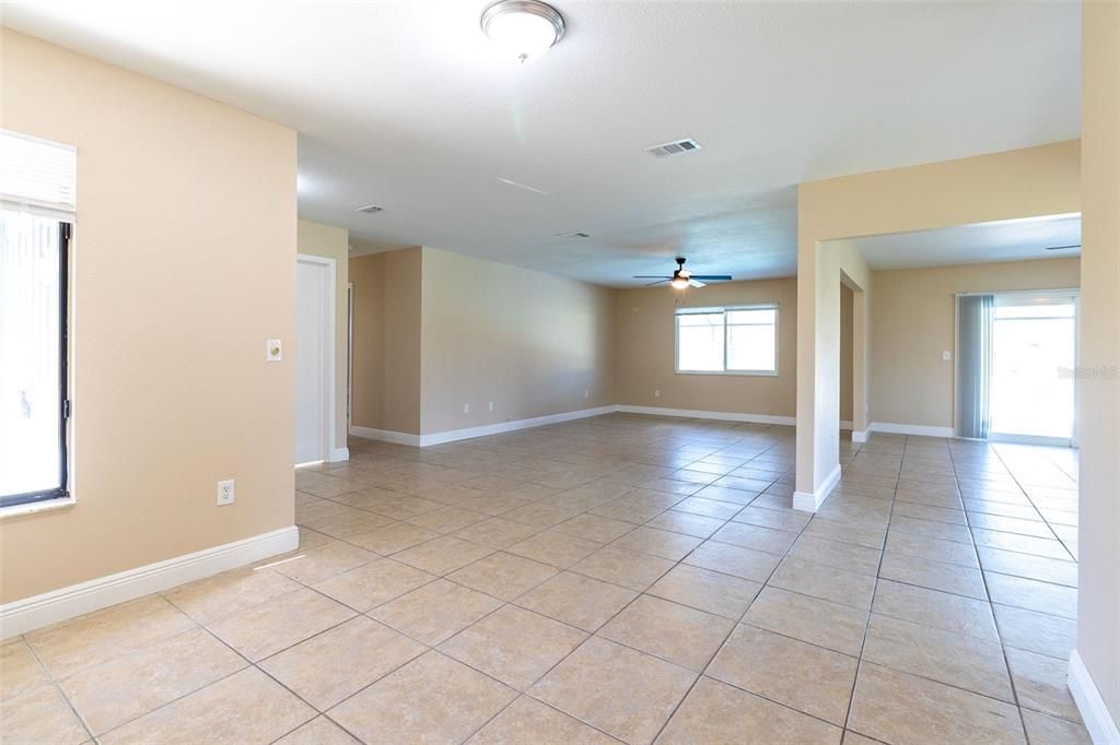 For Sale: $369,900 (3 beds, 2 baths, 1931 Square Feet)