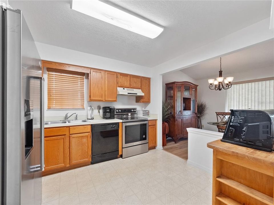 For Sale: $238,920 (2 beds, 2 baths, 1080 Square Feet)