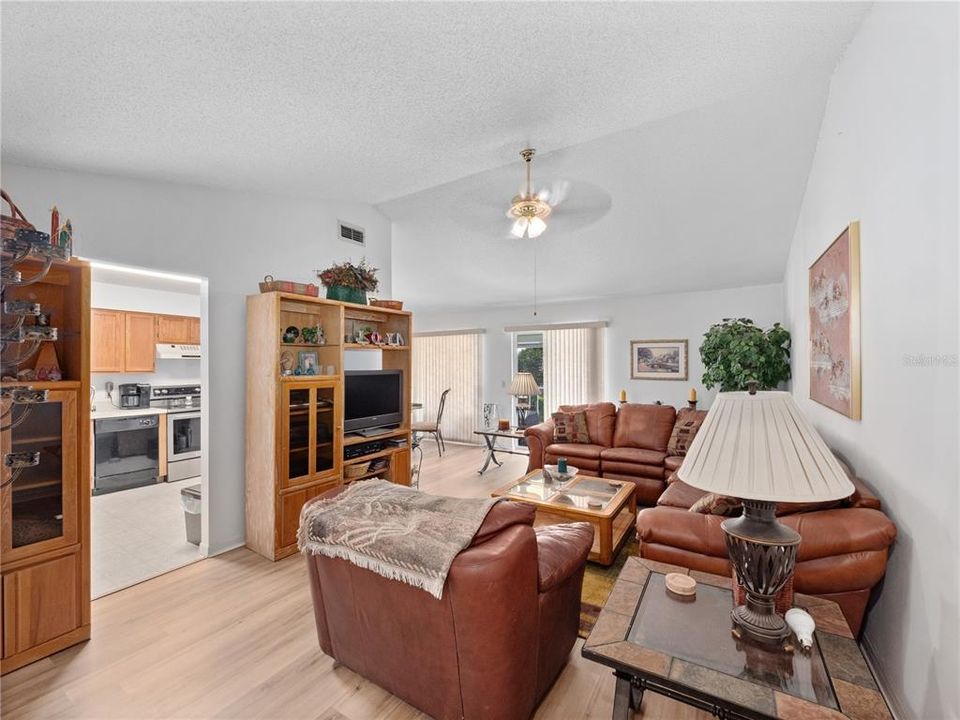 For Sale: $238,920 (2 beds, 2 baths, 1080 Square Feet)