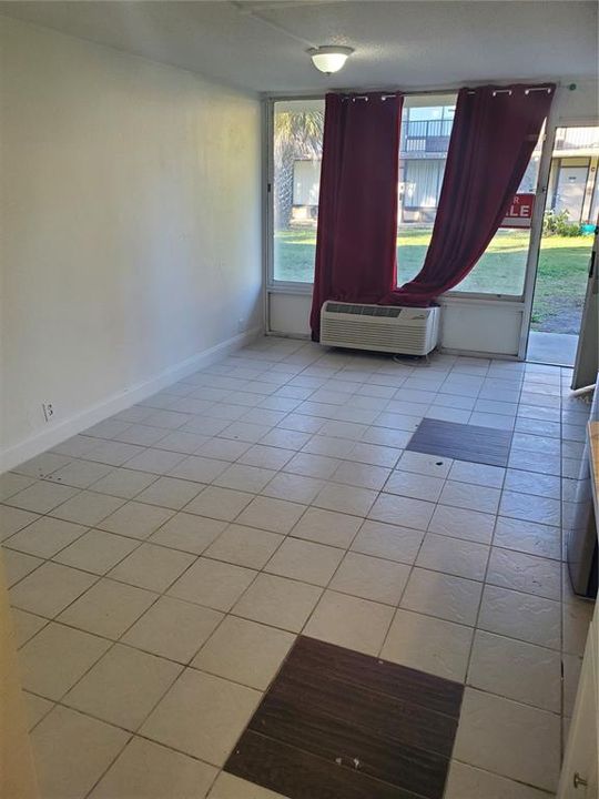 For Sale: $59,900 (0 beds, 1 baths, 276 Square Feet)