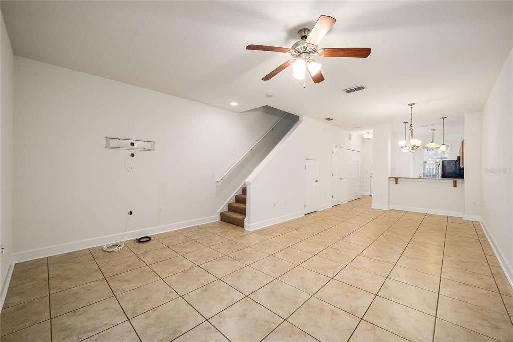 For Sale: $249,900 (2 beds, 2 baths, 1450 Square Feet)