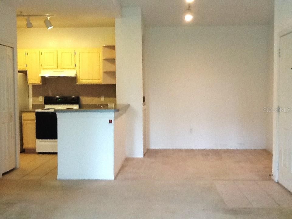 For Rent: $1,400 (2 beds, 1 baths, 901 Square Feet)