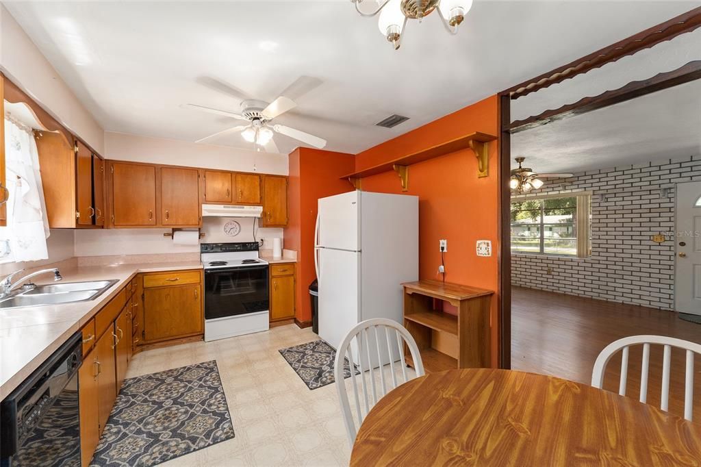 For Sale: $259,000 (3 beds, 1 baths, 1640 Square Feet)