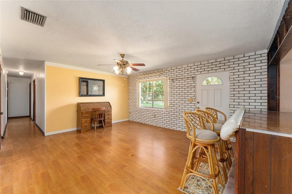 For Sale: $259,000 (3 beds, 1 baths, 1640 Square Feet)