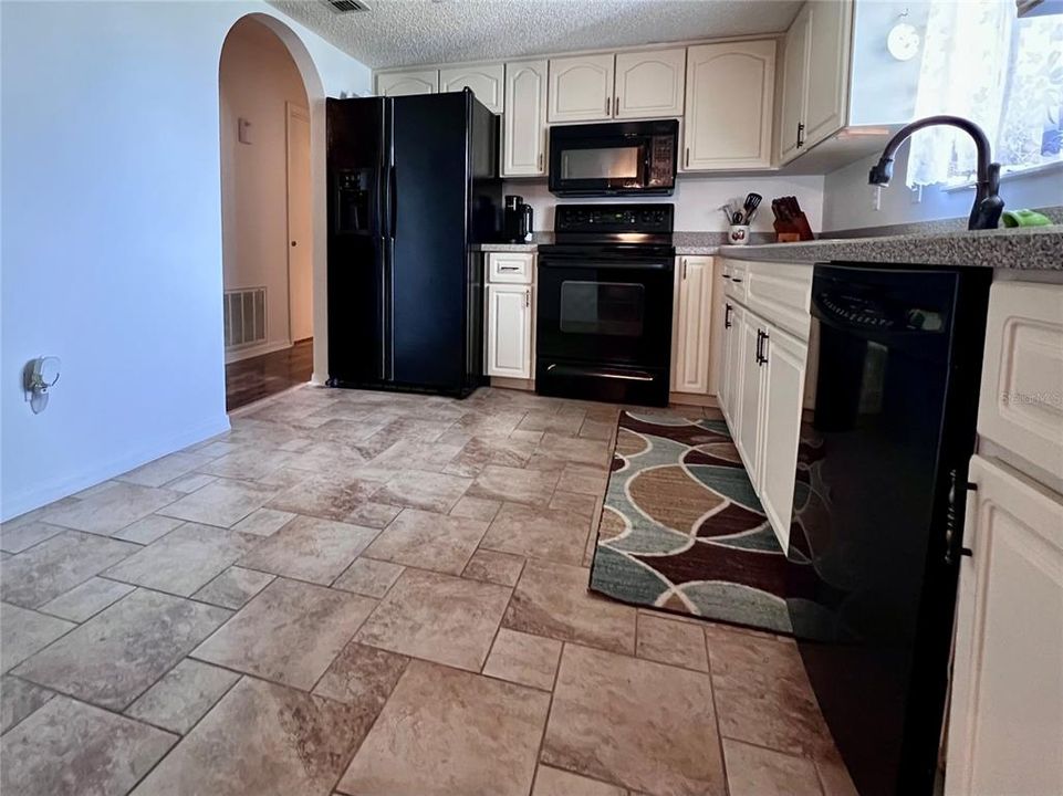 For Sale: $249,000 (2 beds, 2 baths, 1296 Square Feet)