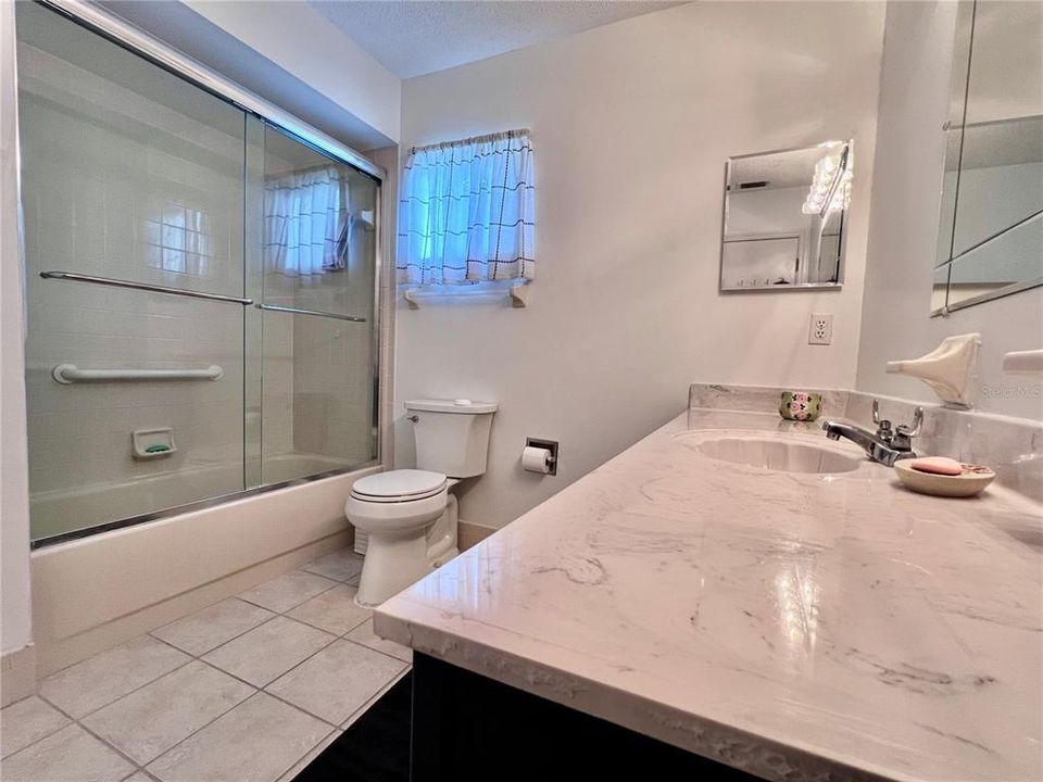 For Sale: $249,000 (2 beds, 2 baths, 1296 Square Feet)