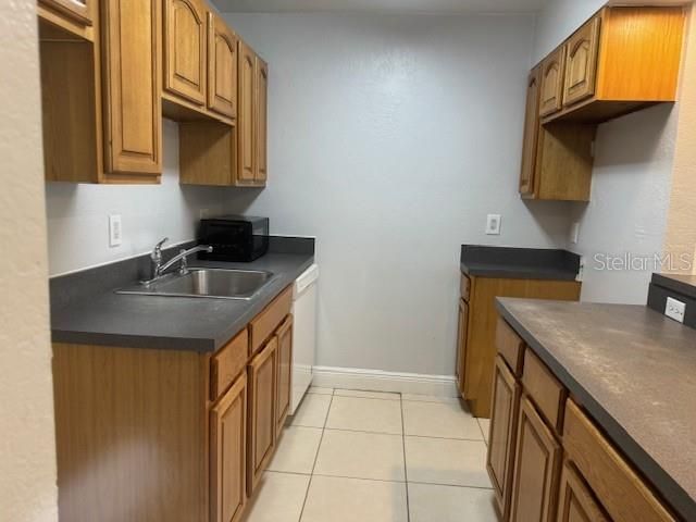 For Sale: $140,000 (2 beds, 1 baths, 841 Square Feet)