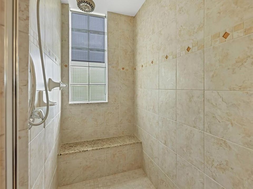 En Venta: $444,000 (2 camas, 2 baños, 1512 Pies cuadrados)