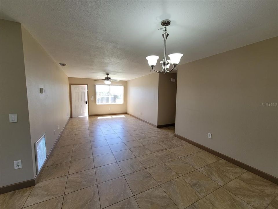 For Rent: $1,850 (3 beds, 2 baths, 1004 Square Feet)