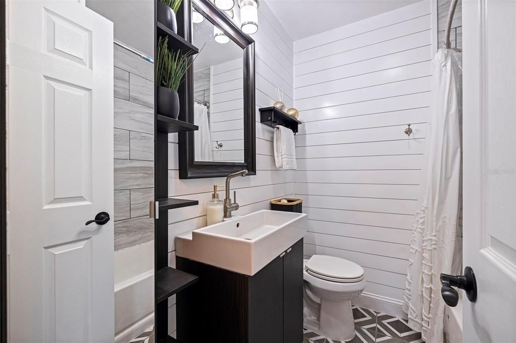 Farmhouse Bathroom