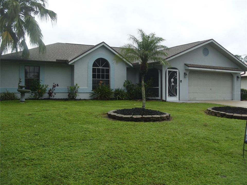 For Sale: $425,500 (3 beds, 2 baths, 1553 Square Feet)