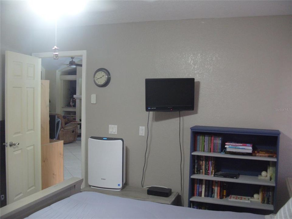 For Sale: $425,500 (3 beds, 2 baths, 1553 Square Feet)