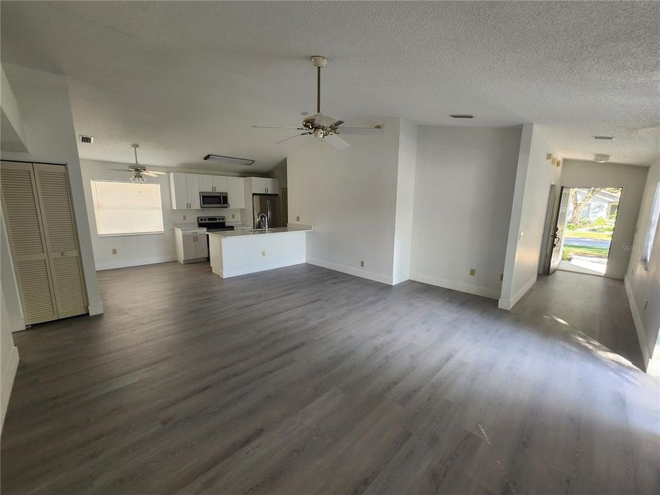 For Sale: $329,900 (3 beds, 2 baths, 1236 Square Feet)