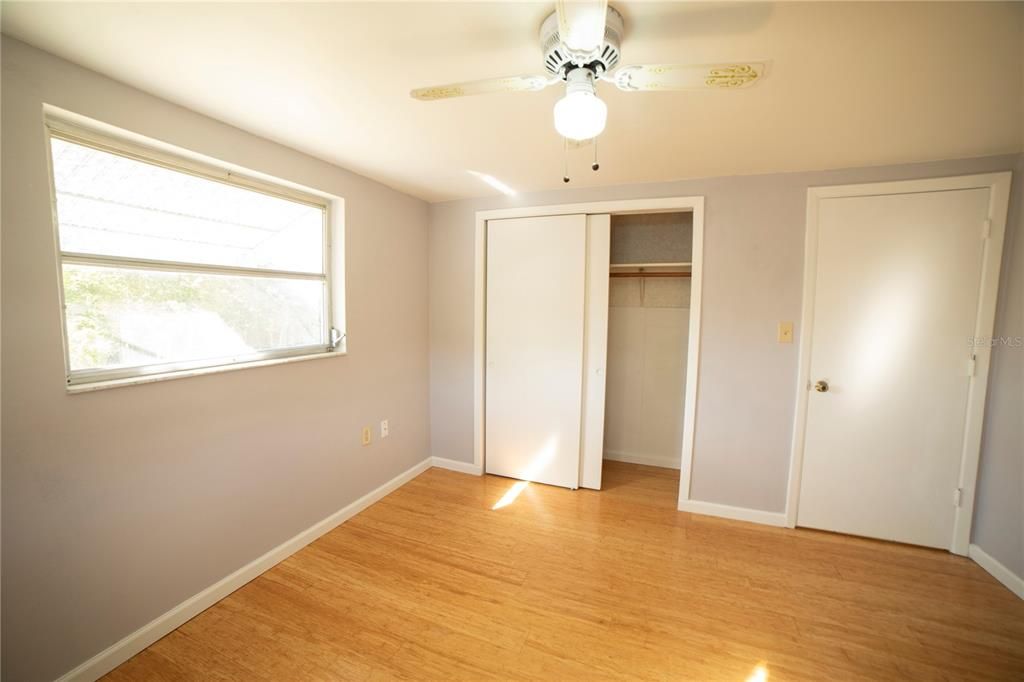 For Sale: $259,000 (2 beds, 1 baths, 1060 Square Feet)