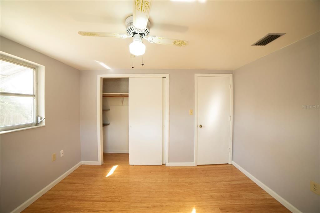 For Sale: $259,000 (2 beds, 1 baths, 1060 Square Feet)