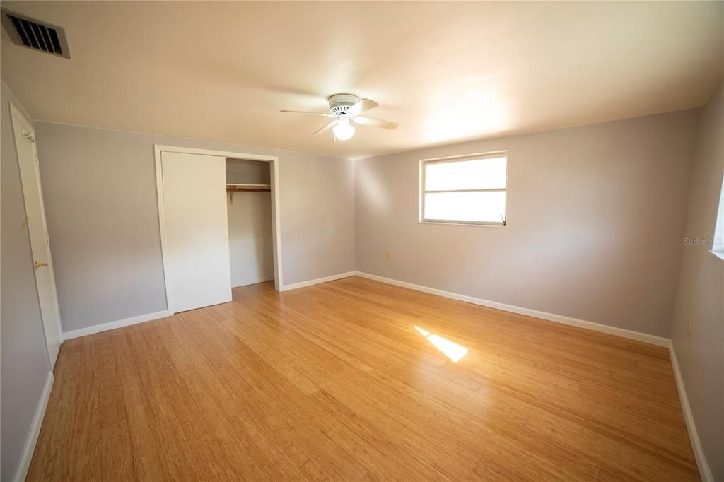 For Sale: $259,000 (2 beds, 1 baths, 1060 Square Feet)