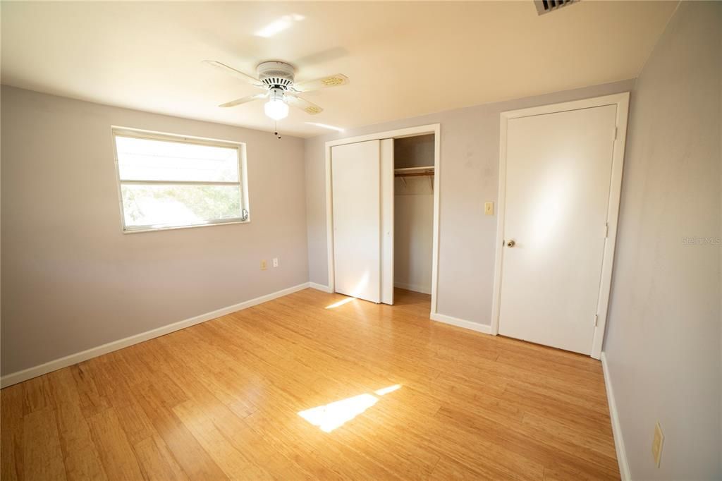 For Sale: $259,000 (2 beds, 1 baths, 1060 Square Feet)