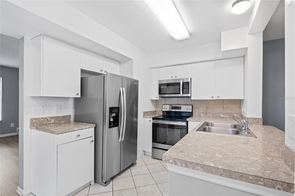 For Sale: $259,900 (2 beds, 2 baths, 1120 Square Feet)