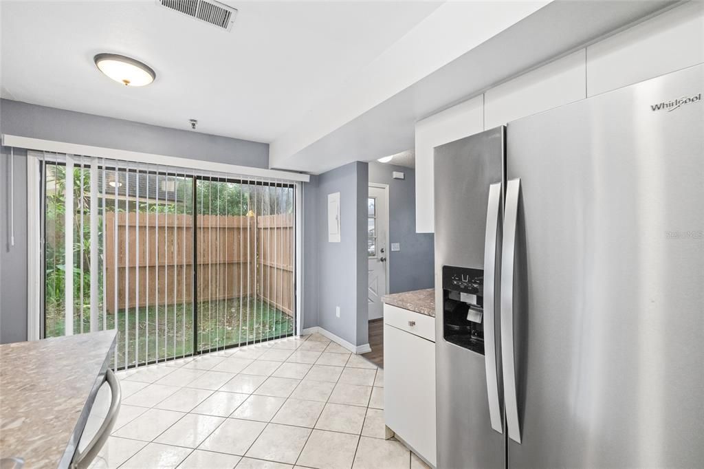 For Sale: $259,900 (2 beds, 2 baths, 1120 Square Feet)