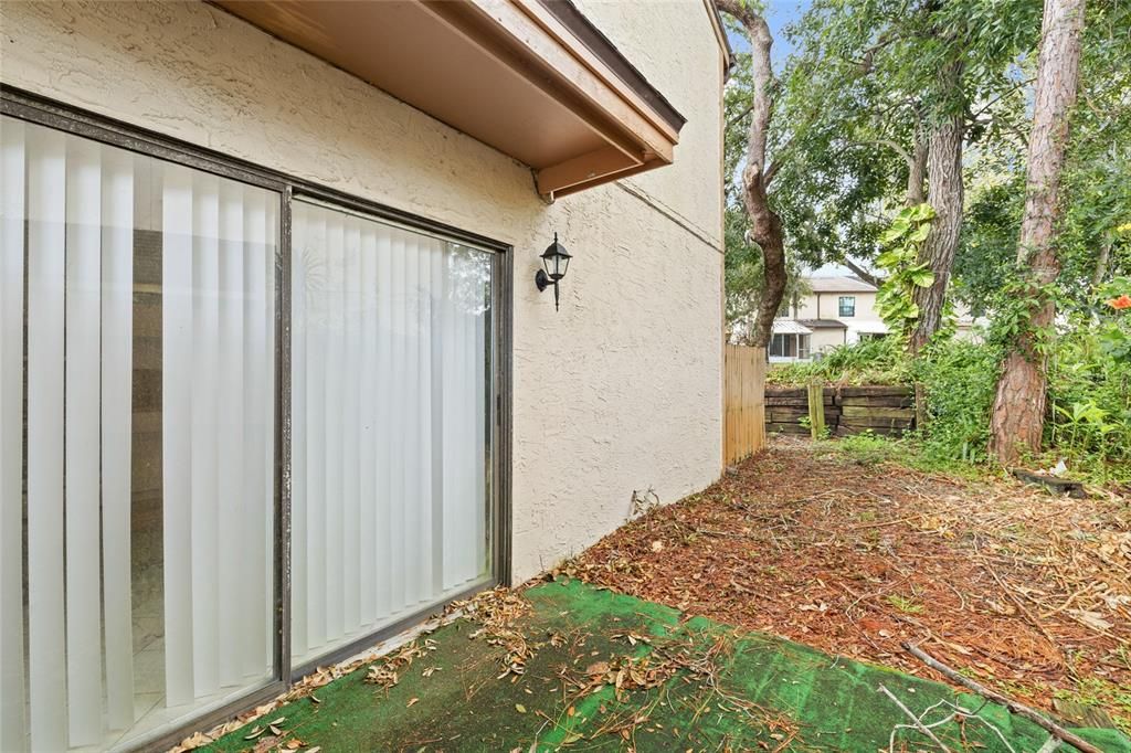 For Sale: $259,900 (2 beds, 2 baths, 1120 Square Feet)