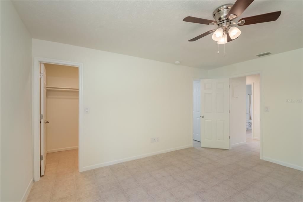 For Rent: $1,800 (2 beds, 2 baths, 1054 Square Feet)