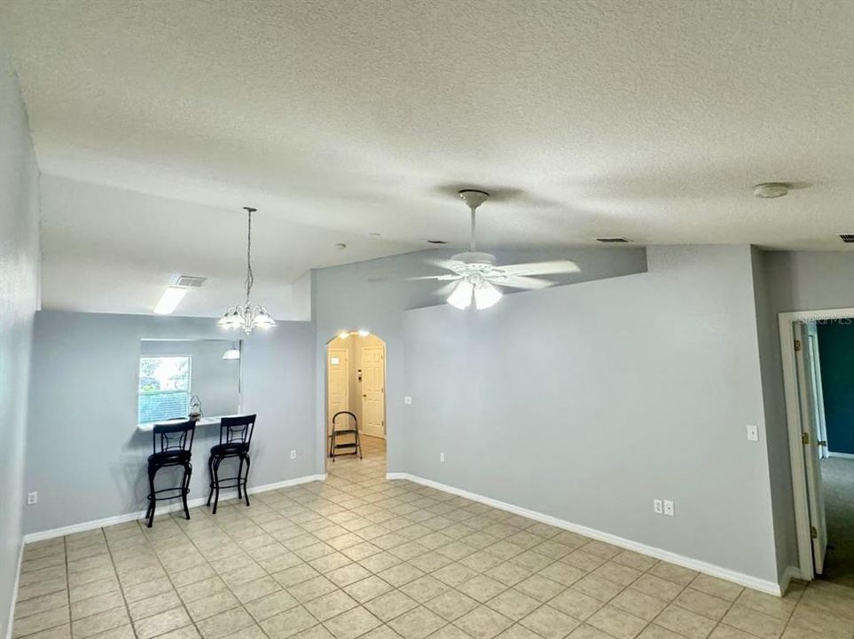 For Rent: $1,975 (3 beds, 2 baths, 1372 Square Feet)