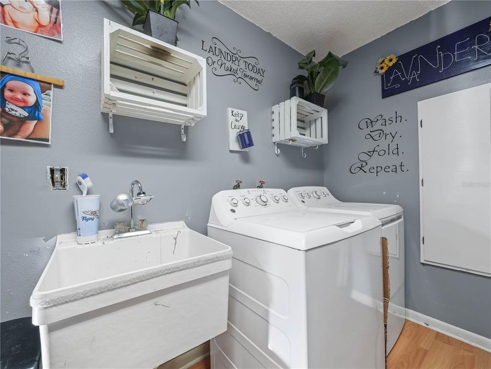 For Sale: $250,000 (2 beds, 2 baths, 1251 Square Feet)