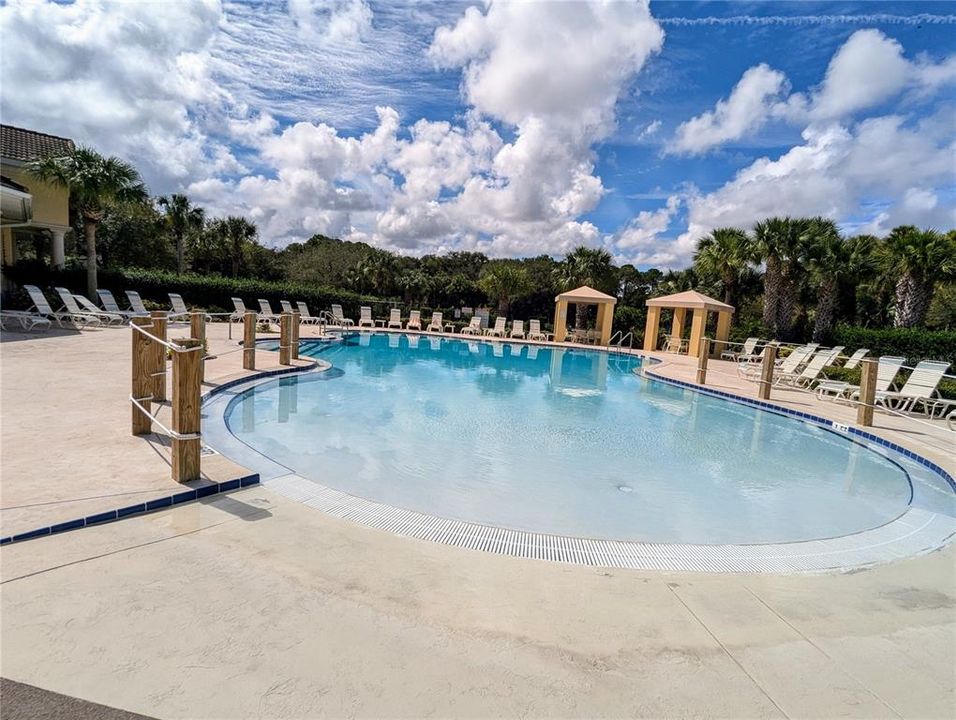 Walk-in community heated pool