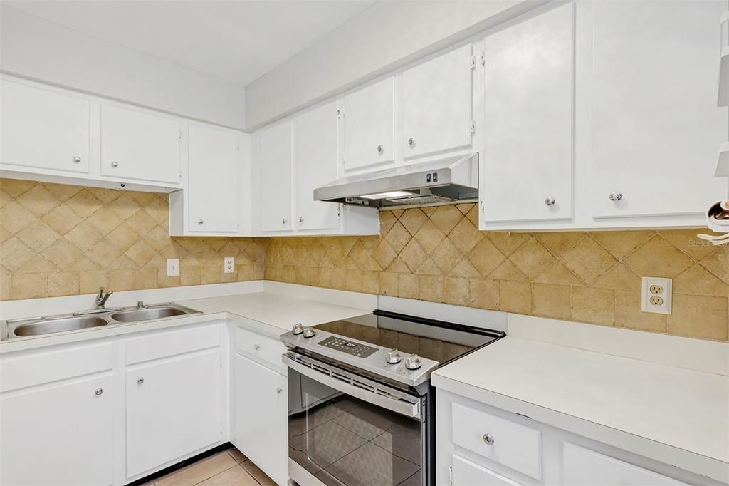 For Sale: $249,900 (2 beds, 1 baths, 1088 Square Feet)