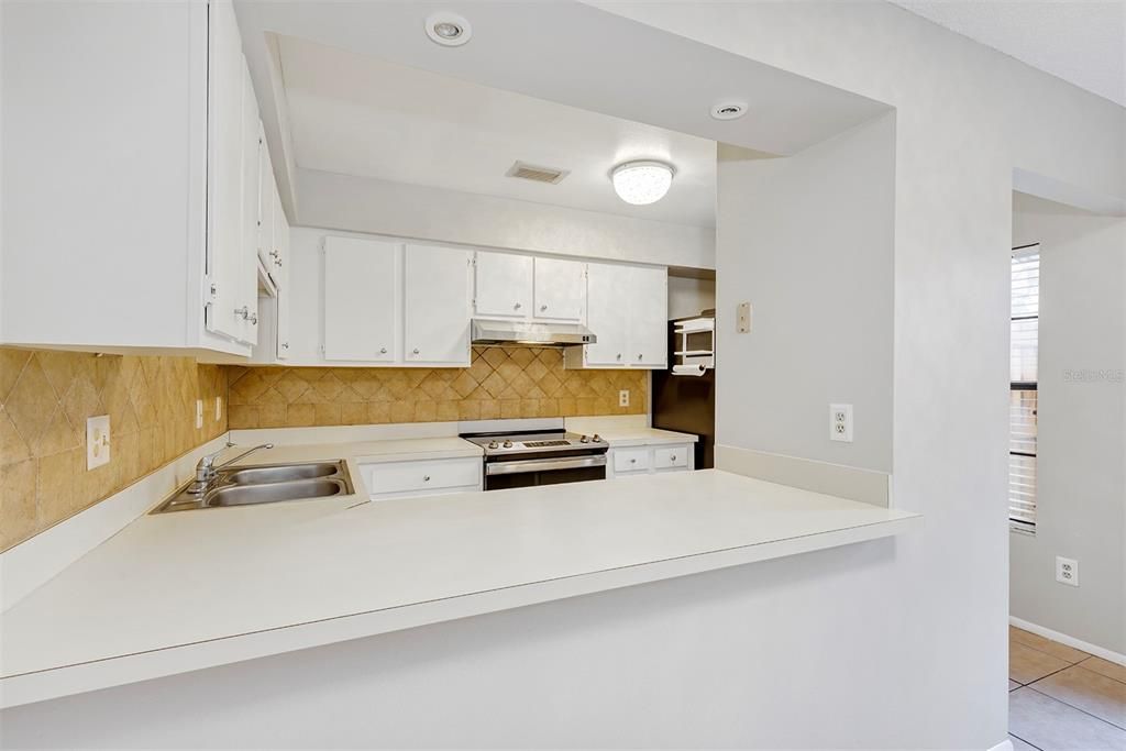 For Sale: $249,900 (2 beds, 1 baths, 1088 Square Feet)