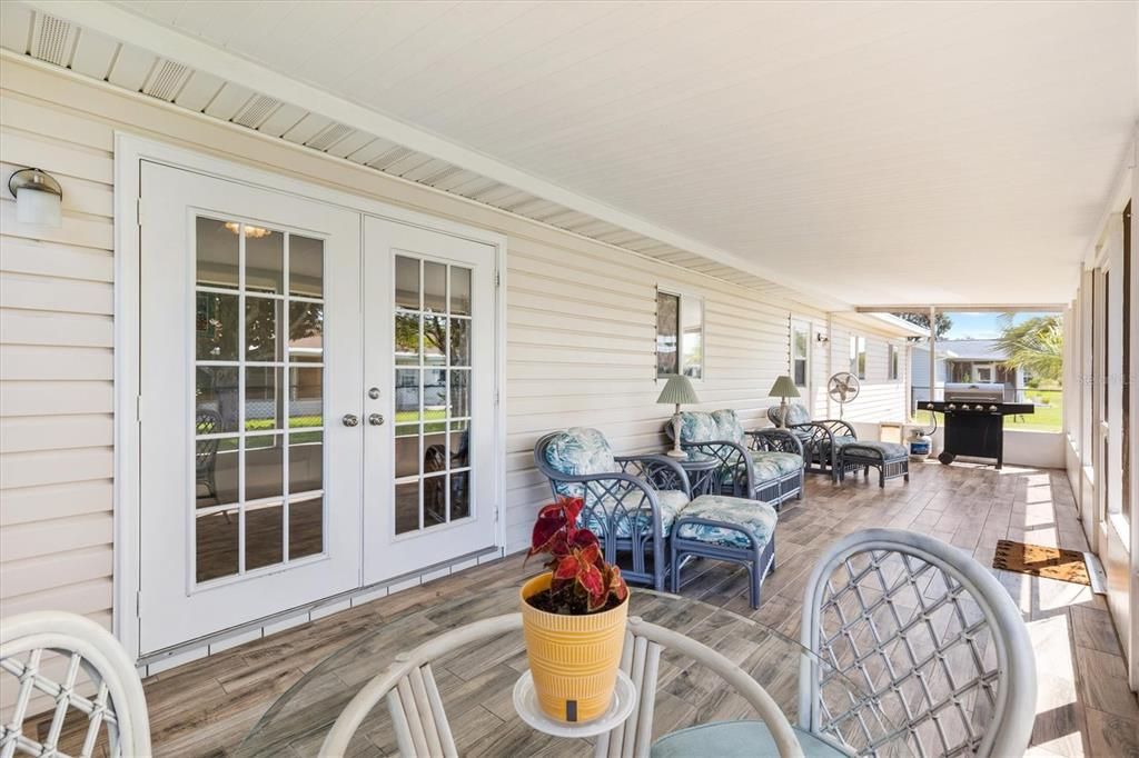 french doors leading to the kitchen.